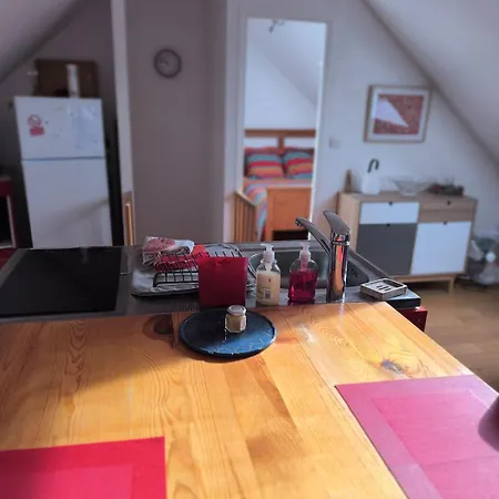 Petit Sous Combles 10 Kms Lille Apartamento *