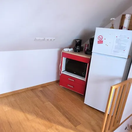 Petit Sous Combles 10 Kms Lille Apartamento
