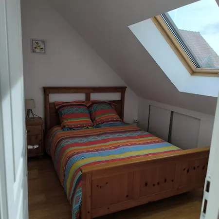 Petit Sous Combles 10 Kms Lille Apartamento *
